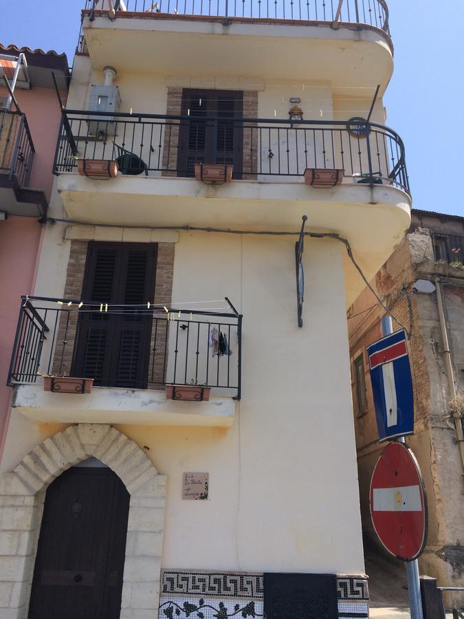 Bed and Breakfast La Bastia Шилла Экстерьер фото