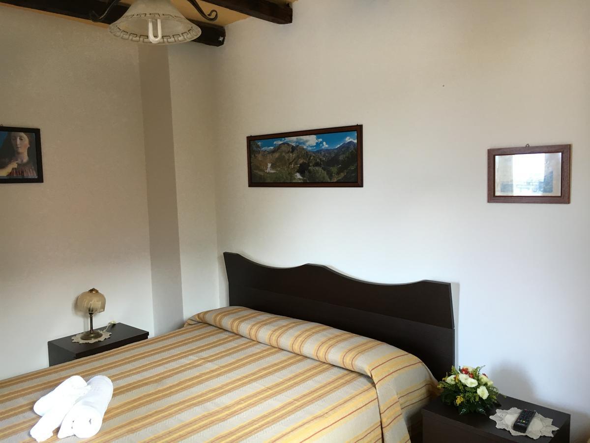 Bed and Breakfast La Bastia Шилла Экстерьер фото