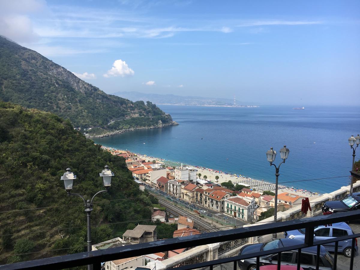 Bed and Breakfast La Bastia Шилла Экстерьер фото