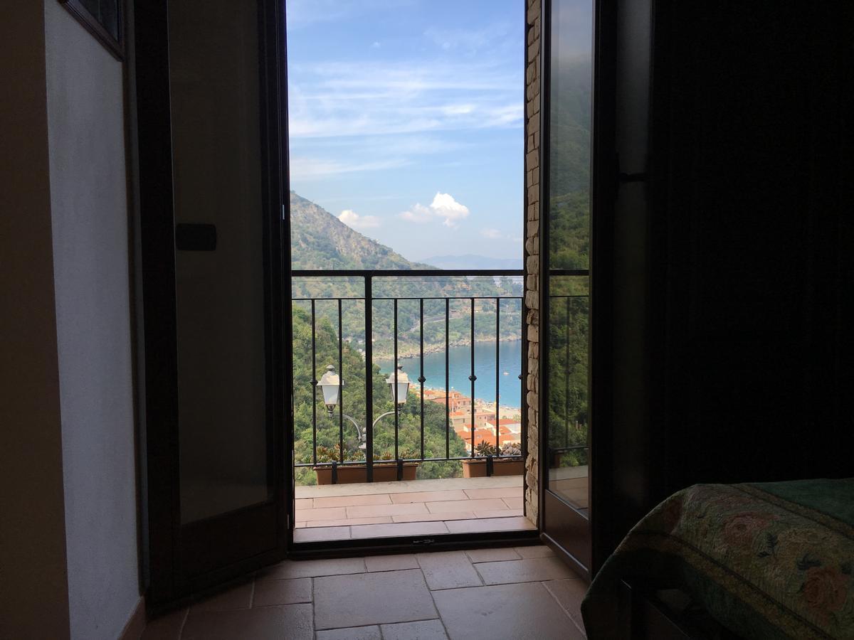Bed and Breakfast La Bastia Шилла Экстерьер фото