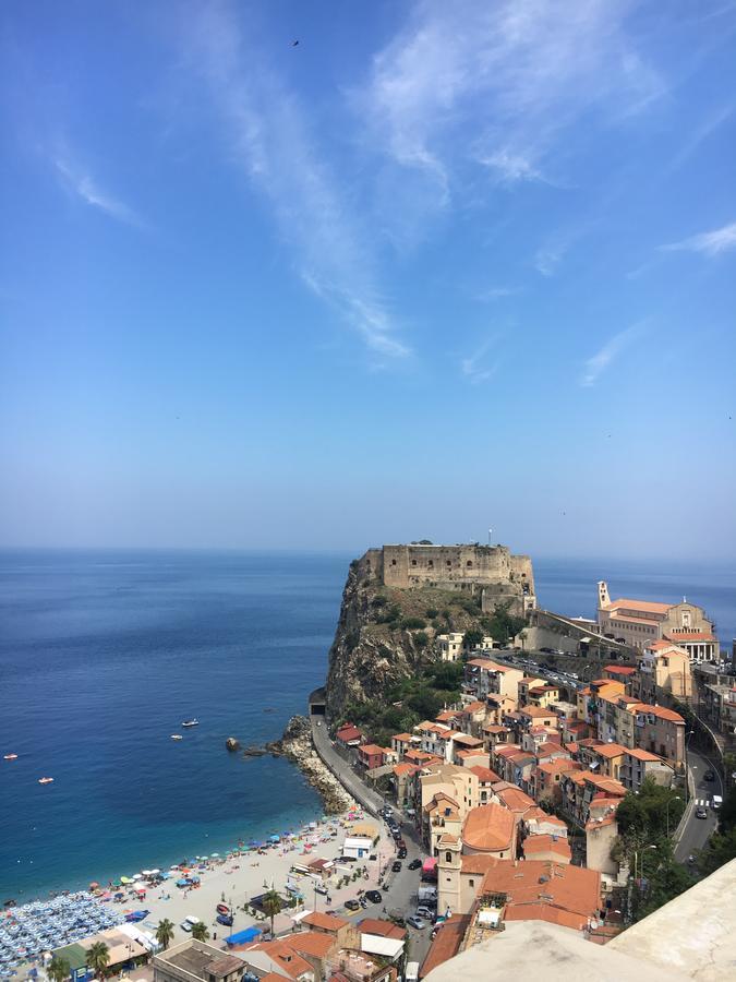 Bed and Breakfast La Bastia Шилла Экстерьер фото