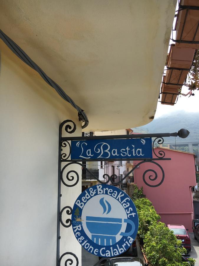 Bed and Breakfast La Bastia Шилла Экстерьер фото